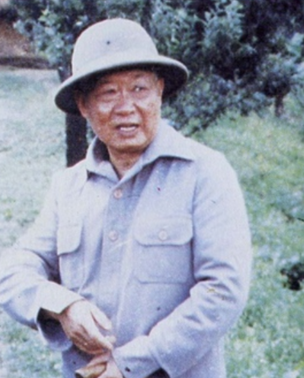 1964年，段希文带着数千国民党残军将武器上缴给了泰军，当晚，有大股武装前来袭击