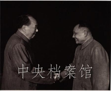 1973年，毛主席问邓小平：我死后中国什么样？邓公的回答让伟人倍感欣慰。
197