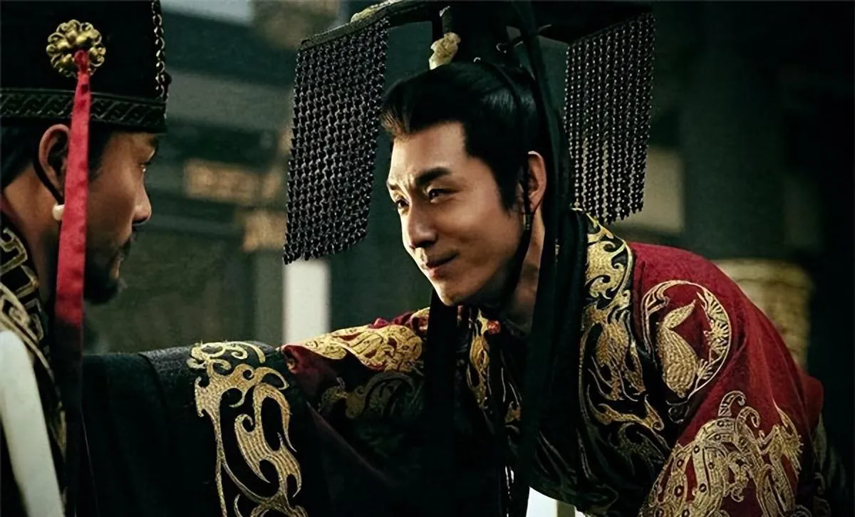 历史上有俩明确记载生前要庙号的皇帝，一个是曹睿，一个是乾隆。只不过曹睿要成功了，