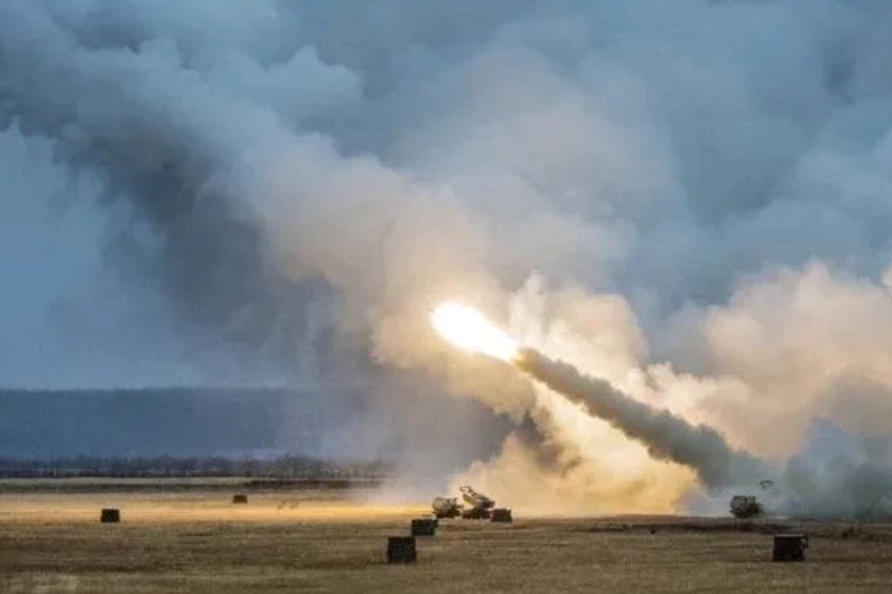 乌克兰首次承认，用美制武器打击俄罗斯境内！
乌克兰这是在踩俄罗斯的红线！
乌克兰