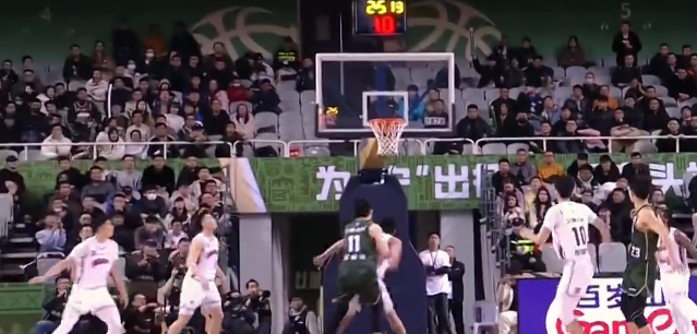 上海11连胜！洛夫顿李弘权合砍53分加时制胜