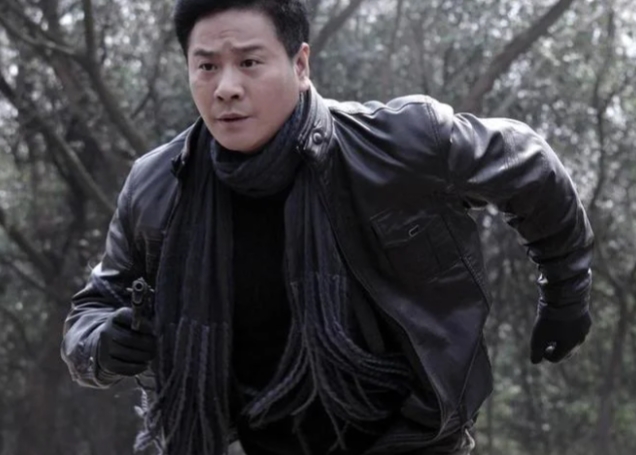 连奕名：才华横溢的艺人