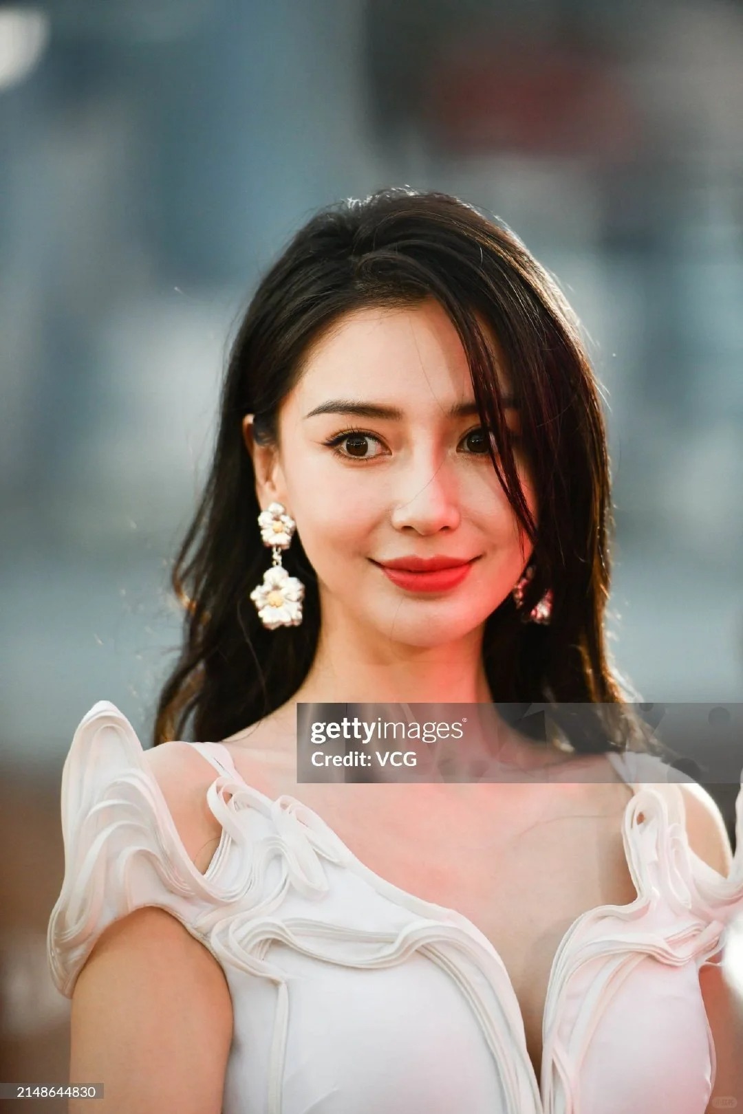 ab—单纯胖了
其实就是胖了一点，她一直以来就特别瘦。看这次活动照片，大部分都没