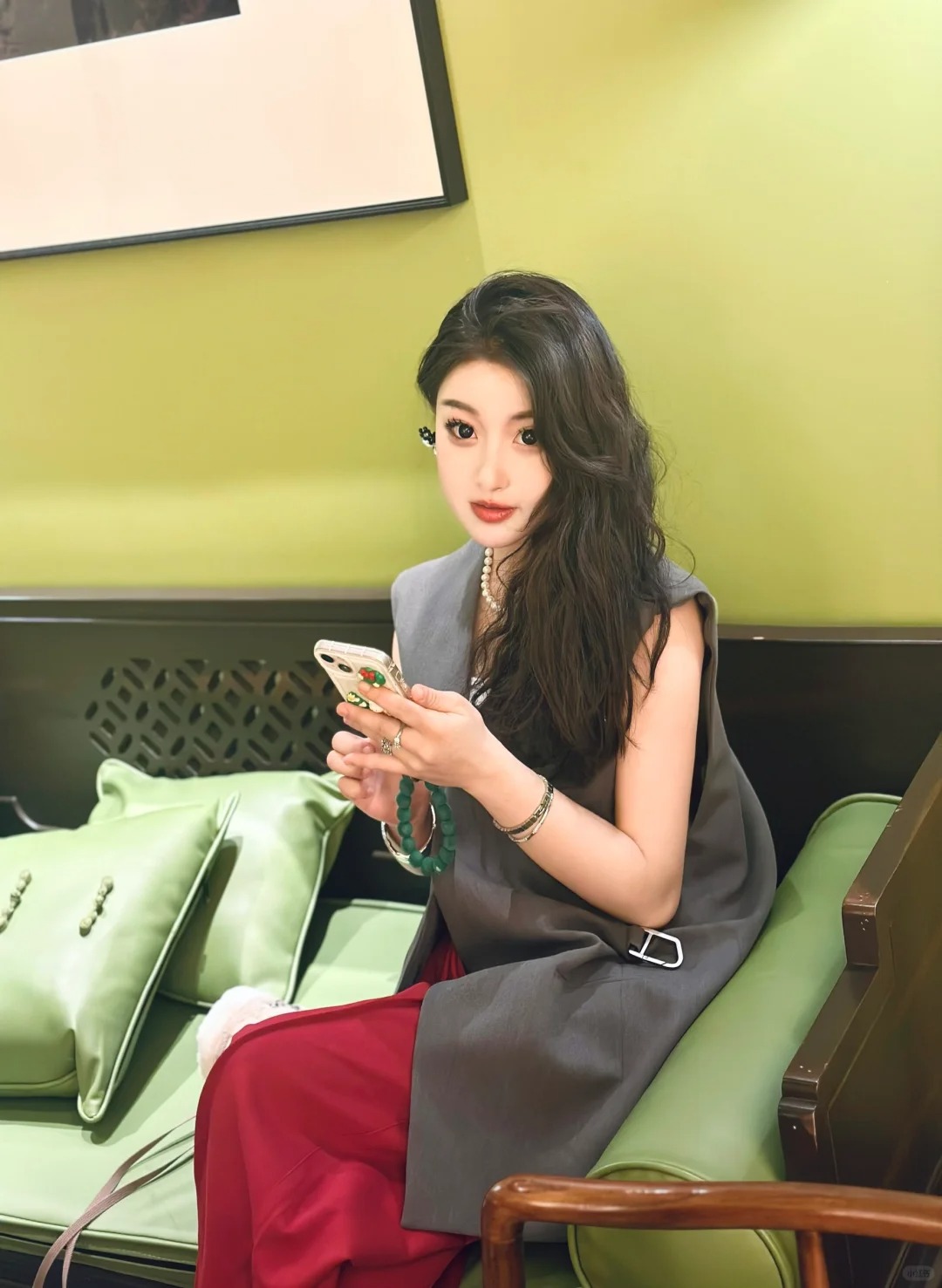 谁会不喜欢每天漂漂亮亮的美女老师
下了课饭后在百子湾遇到了一只可爱的哆啦A梦
瞬