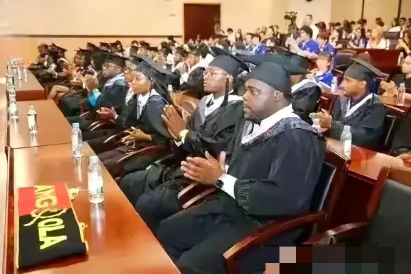 外籍留学生补贴争议持续发酵，背后真实情况逐渐揭晓！经过细致调查，我们揭露了一个惊