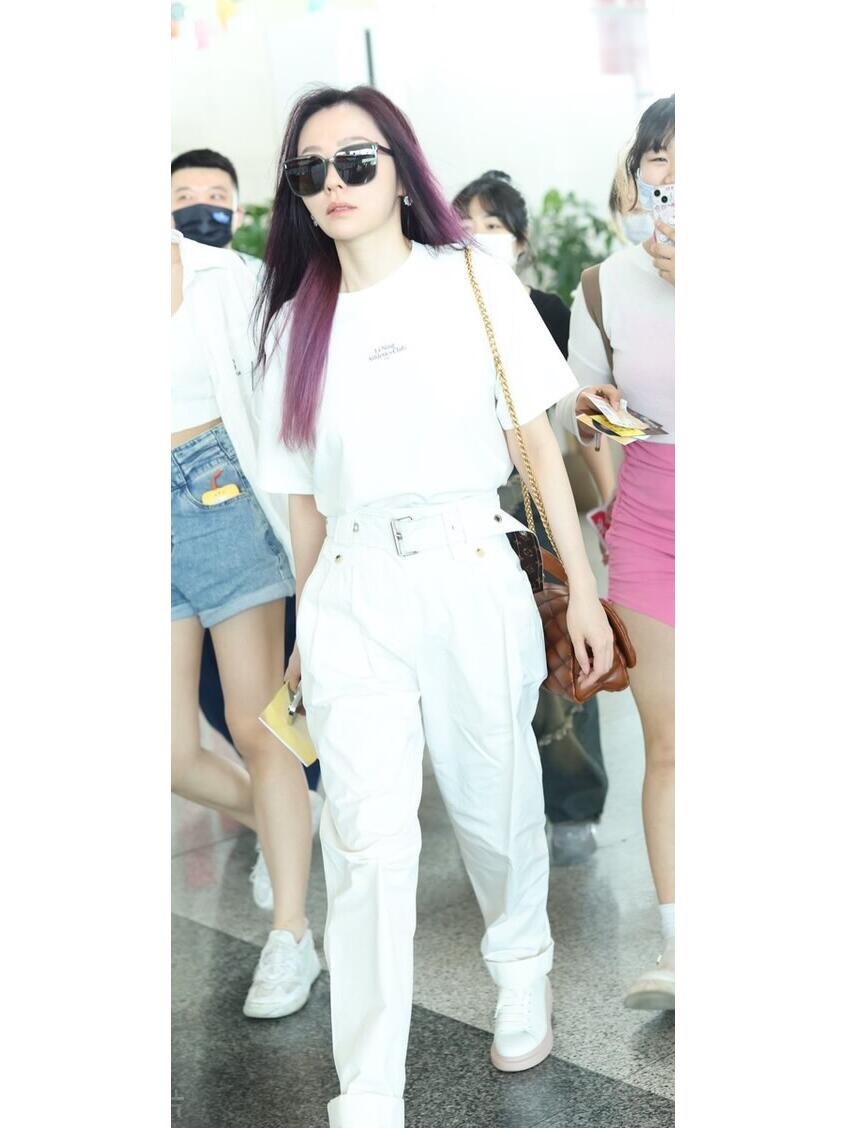 张靓颖简单时尚