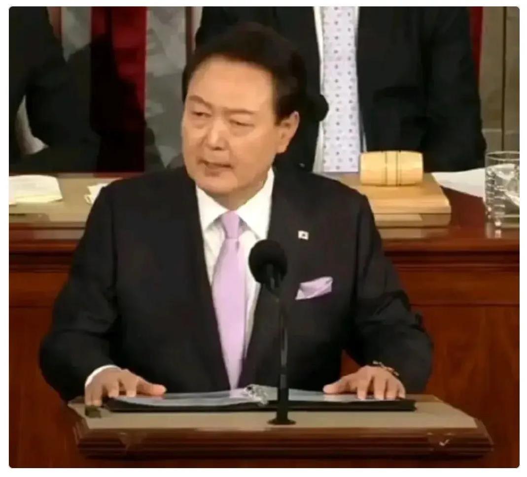 尹总麻烦了！
1月19日，韩国法院批准了对尹总的拘留令，尹总非常重视这个拘留令，