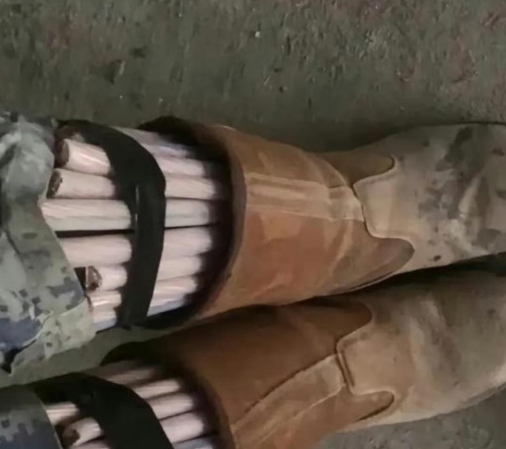 这种工地上抓到怎么办！哈哈哈哈 [大笑][大笑][大笑][大笑][大笑]