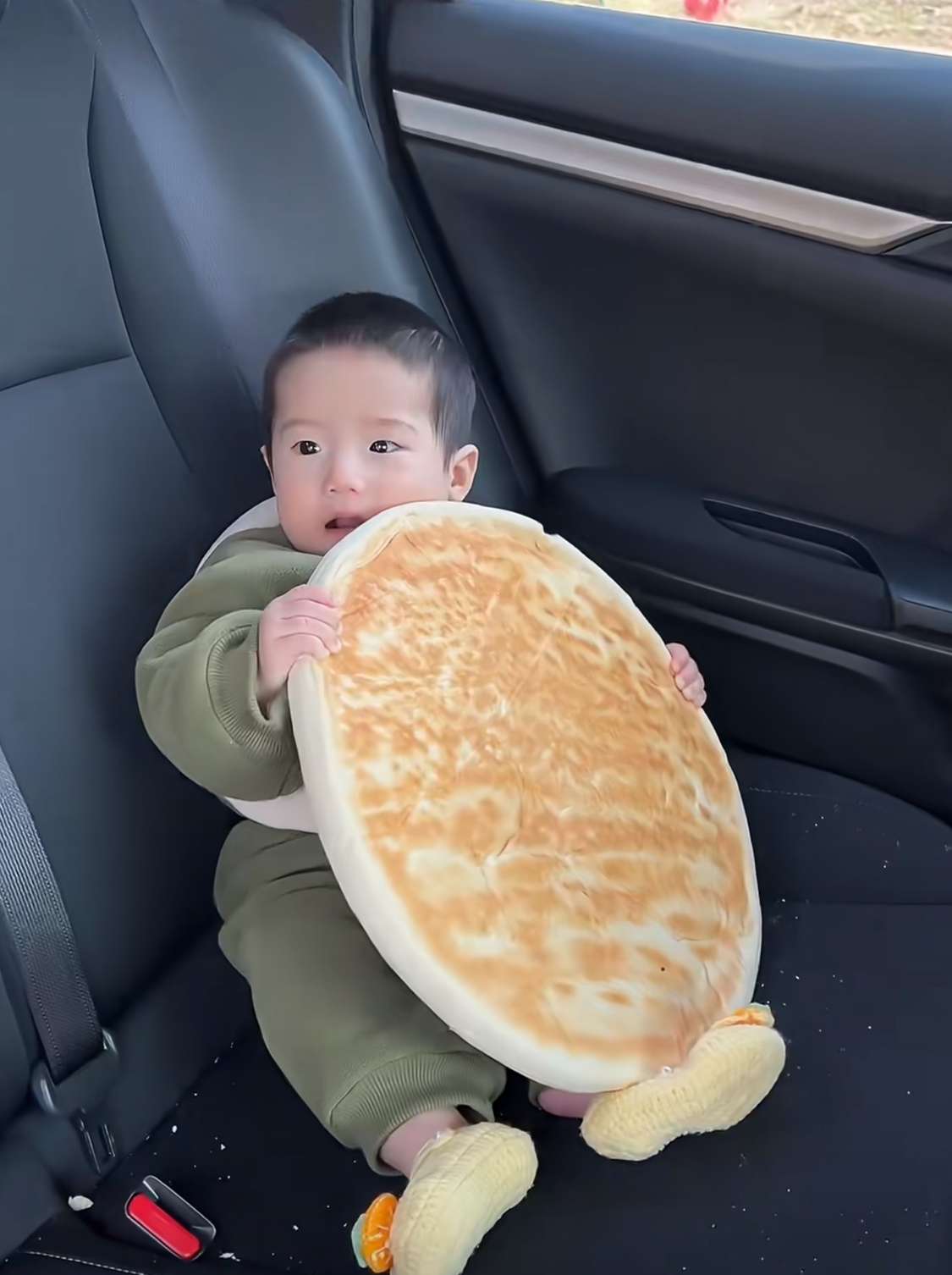 从小给娃娃画大饼