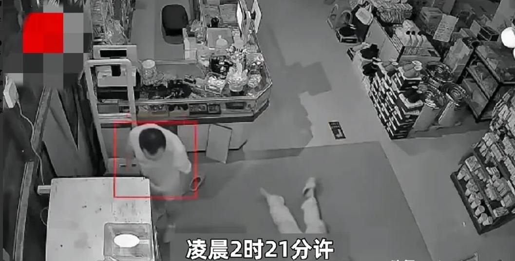 原来二家是马路对面的邻居，因灯光问题，之前就有矛盾，打过架！这回由于冲动，酿大祸