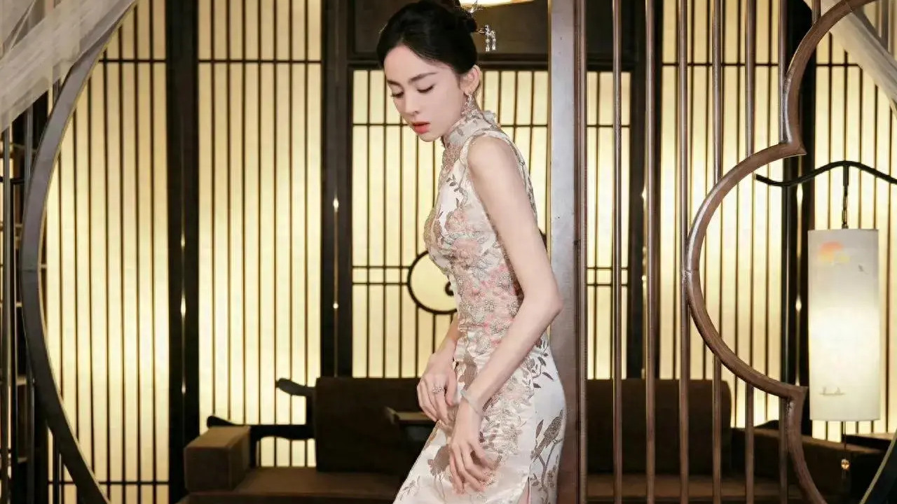 古力娜扎 旗袍美足