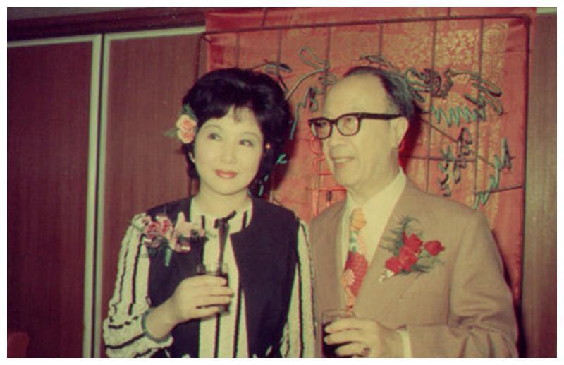 年龄差距无法阻挡的深情：梁实秋与韩菁清的真挚爱情