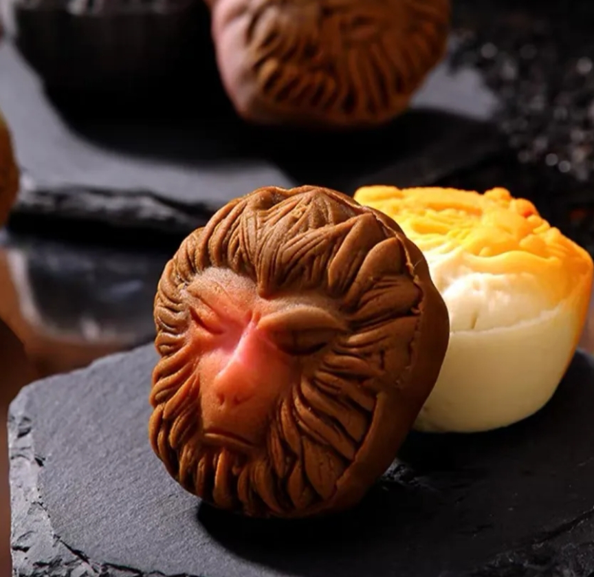 五仁月饼可能是一些人的白月光，心心念念，对他们来说，那独特的口感和丰富的馅料，简