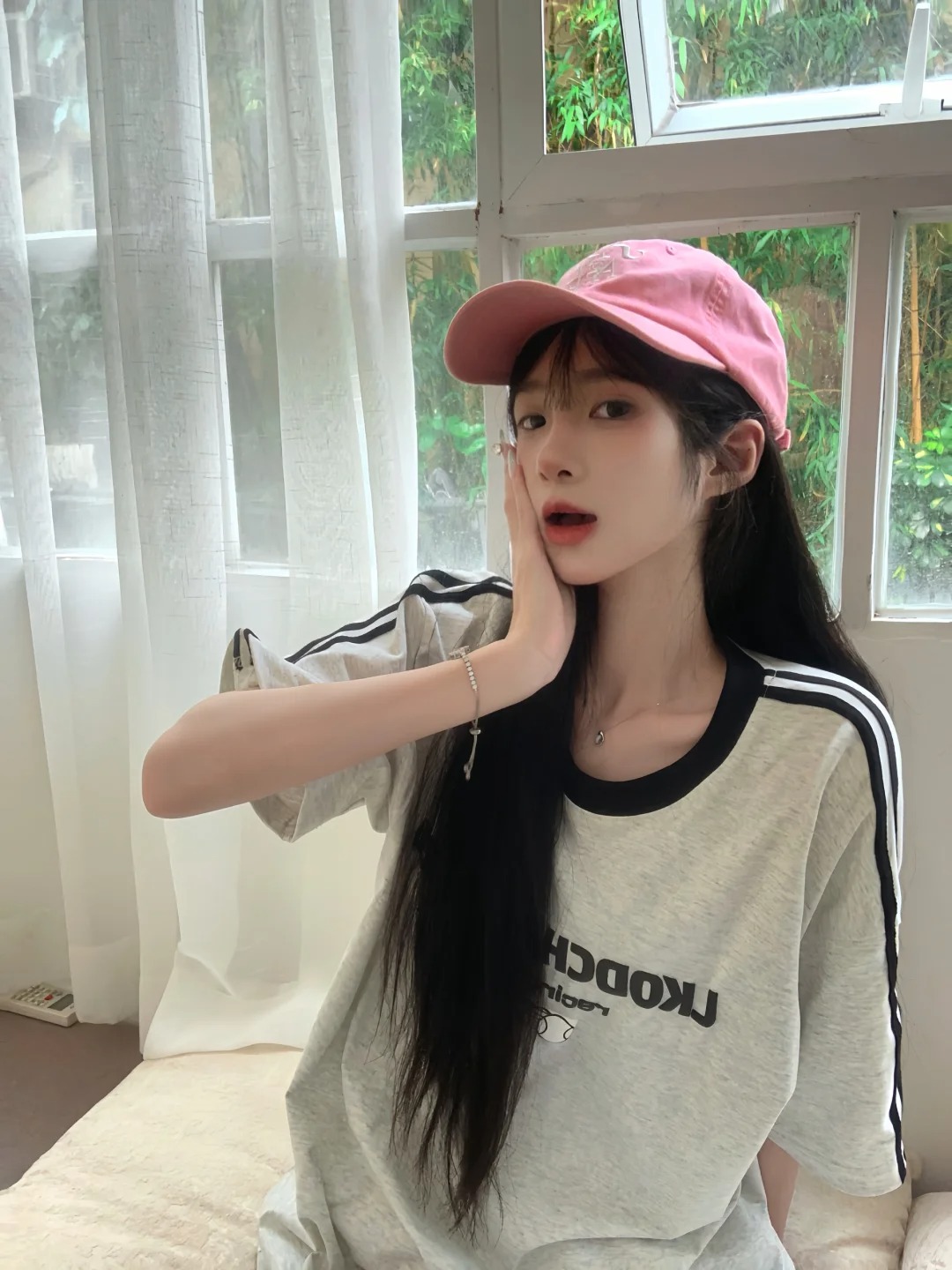 今天好韩！🎀
粉色的帽子真的好韩啊，还很少女，感觉瞬间变成韩国女高了！