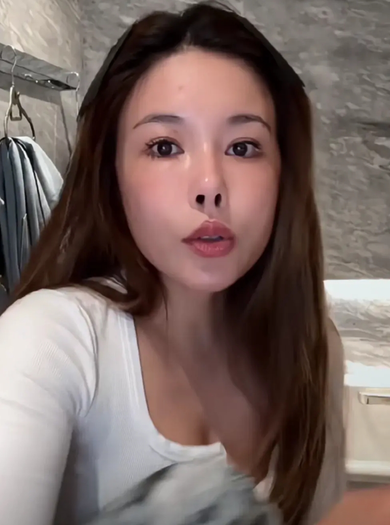 葛夕直言自己一个月零花钱20万，也不是靠手哥的。

因为和留几手在一起的时候，他