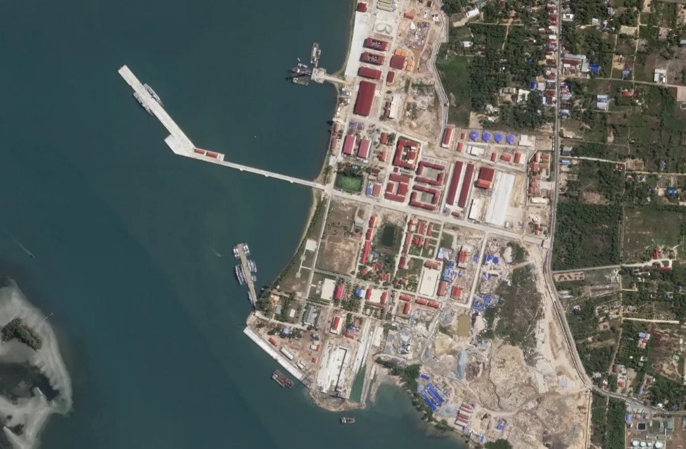 柬埔寨宣布将从中国获得两艘护卫舰，西方借此再炒“中国设立军事基地”。所谓“中国在