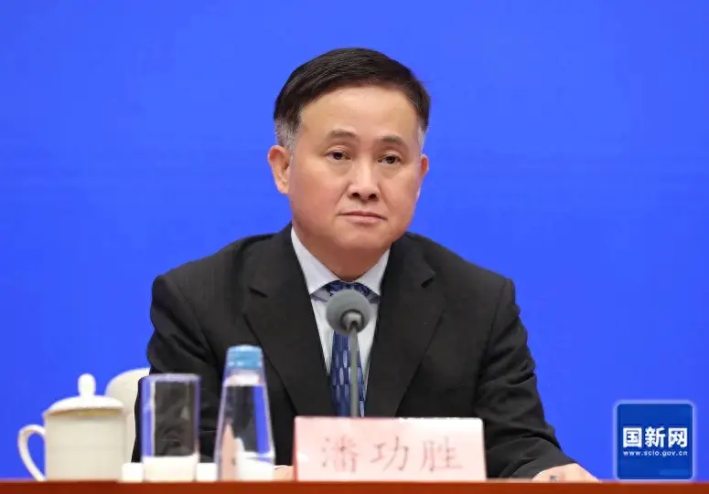 中国若要缓解财政压力，以下几个方面着手：