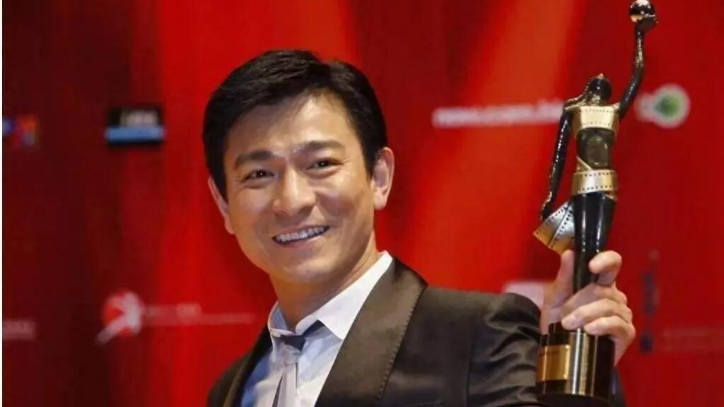 歌坛天王之争：刘德华与杨坤的音乐传奇