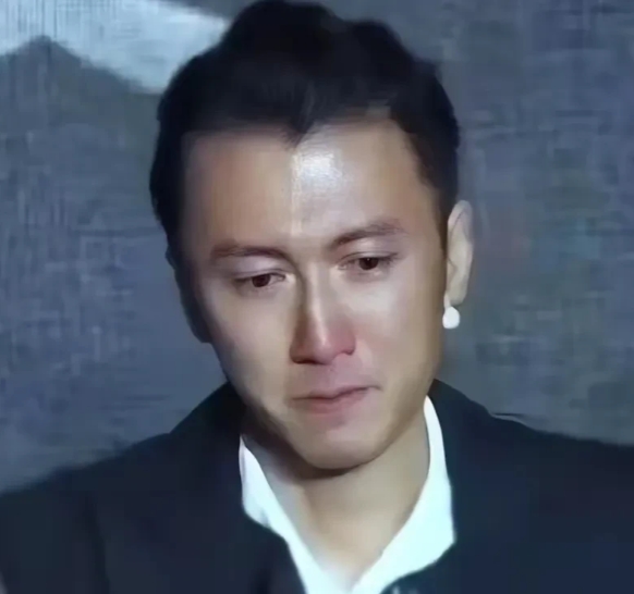 谢霆锋汪小菲的经历告诉我们，生了孩子，夫妻俩都要相互要珍惜。

谢霆锋的演唱会上