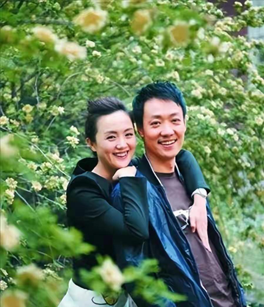 辛柏青与朱媛媛：岁月中的甜蜜之恋