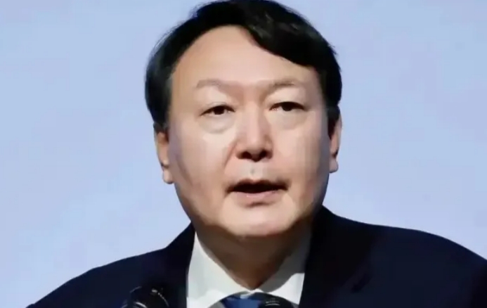 刚刚传来大消息！
1月6日，韩国警方接到来自公诉处的尹总统逮捕令。但是警方处理此