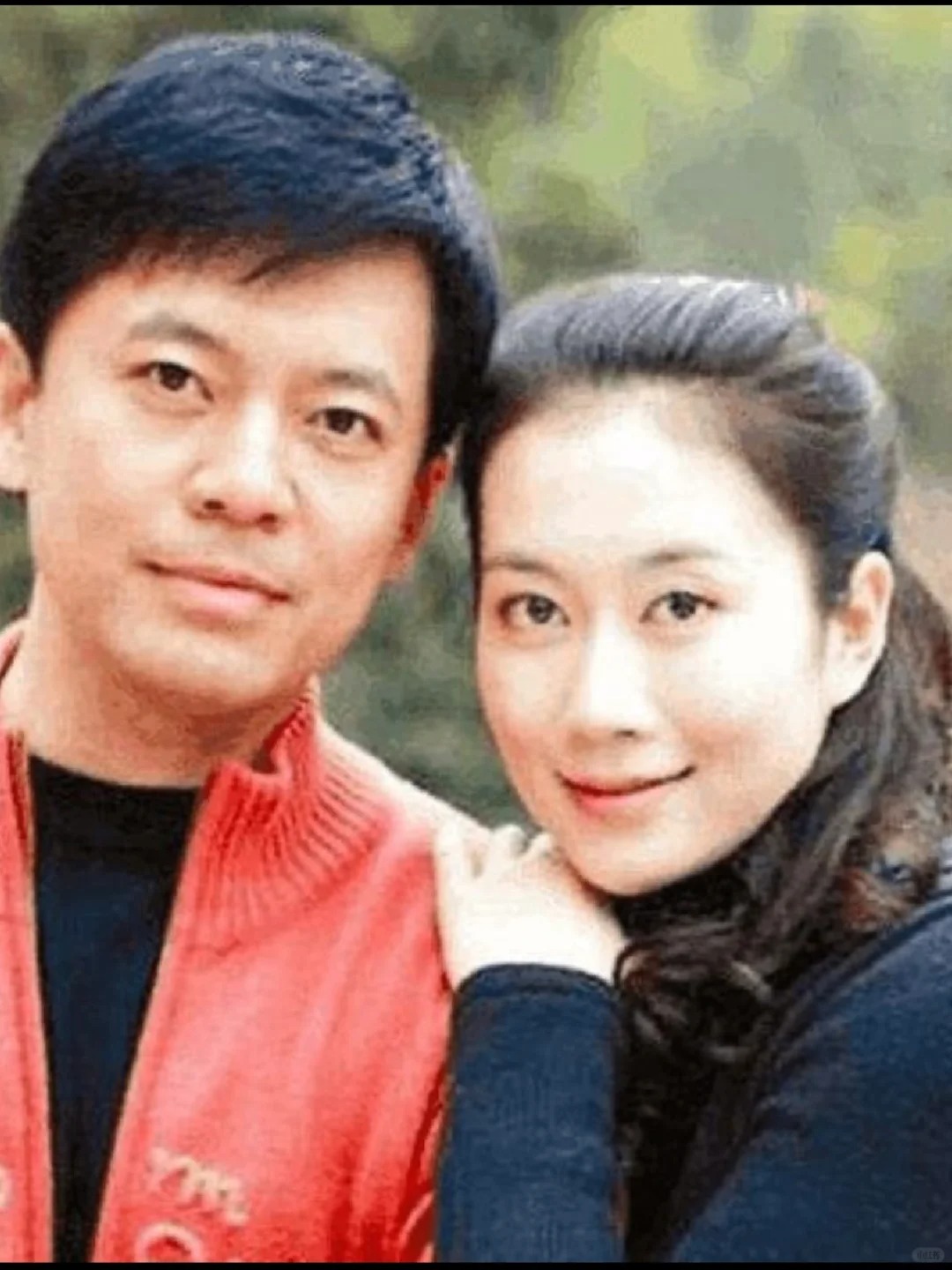 2004年，在《亮剑》选角中，何政军说道：“只要让我演赵xx ，我不要一分钱”。