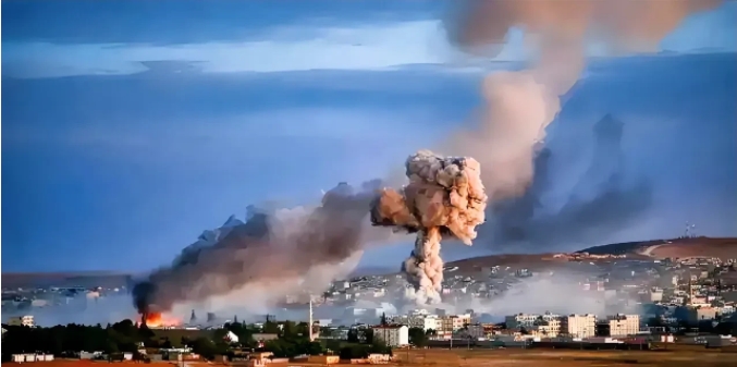 对于刚刚发生的伊朗对以色列的导弹和无人机空袭，伊朗民众的心态反而是希望搞大一点，