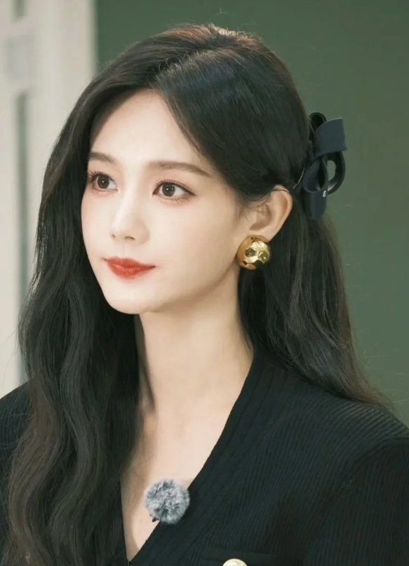 李一桐——身姿优雅高贵