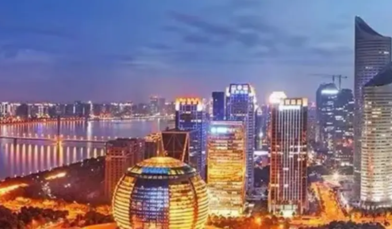 要是哈里斯真的成了美国总统，那美国可就要大变样了！
首先，国际上，美国可能会从“