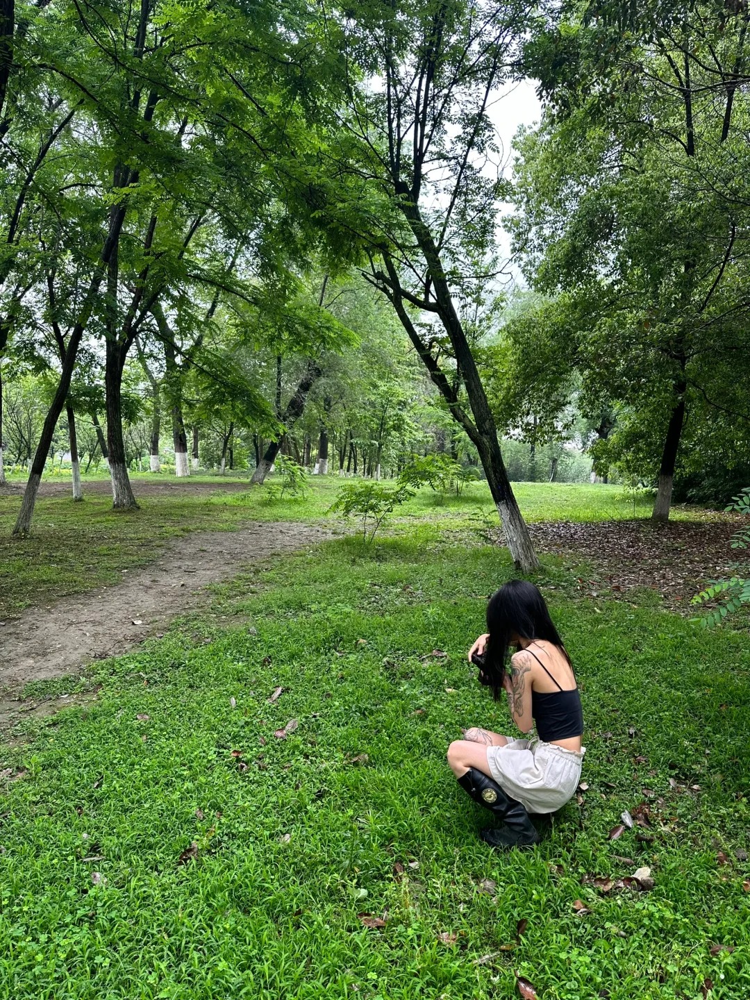 雨天快乐｜live🌧️
我很喜欢下雨天，特别是暴雨天。
买了四年多的雨靴今天总