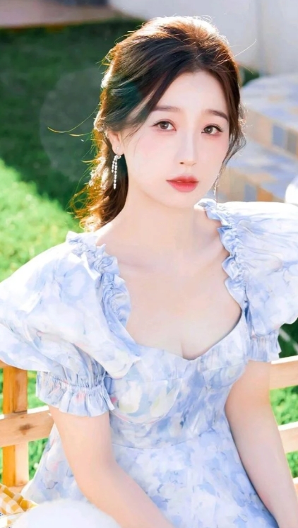 虞书欣破茧成蝶，实力闪耀娱乐圈