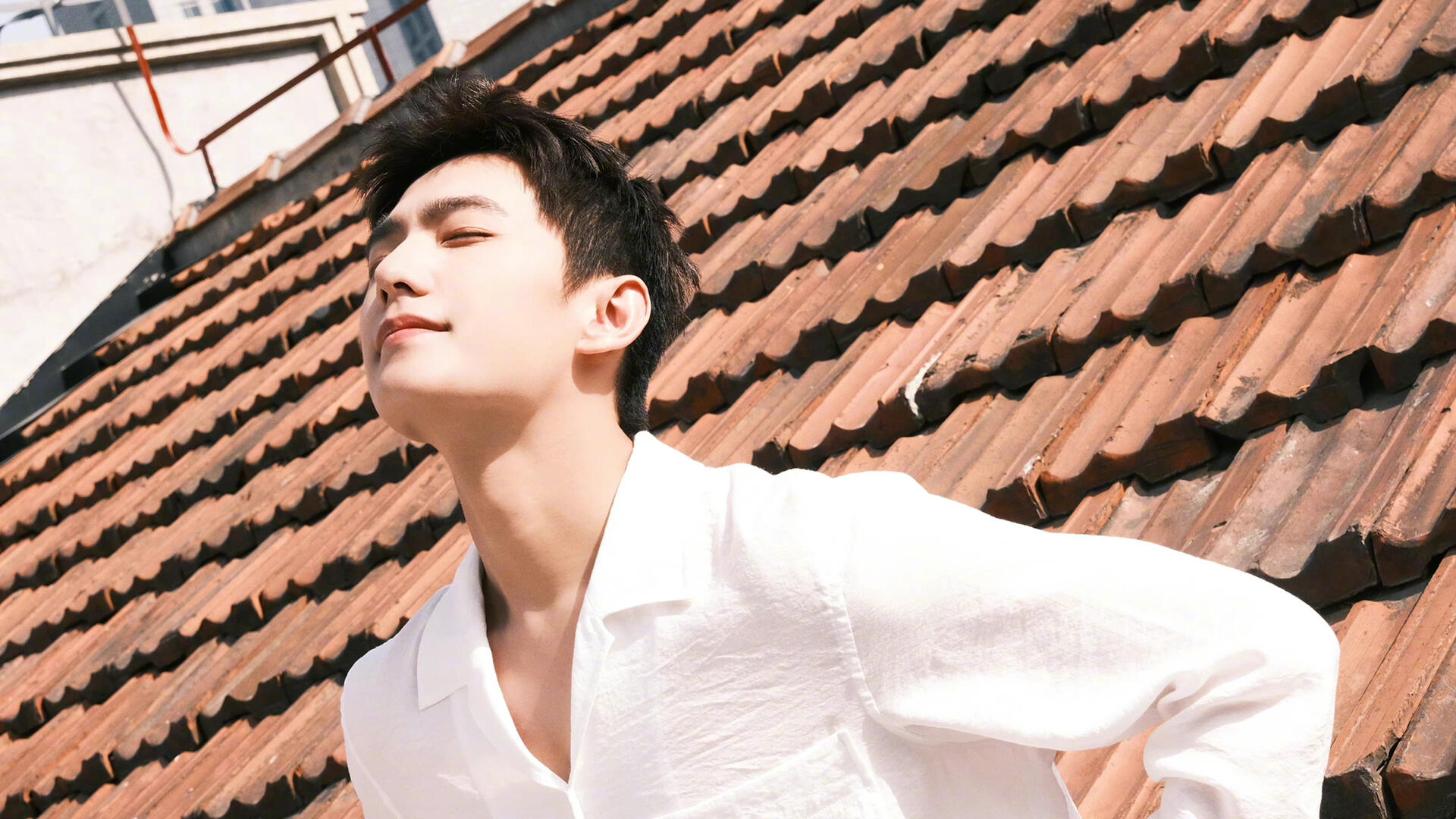 俊朗的轮廓杨洋