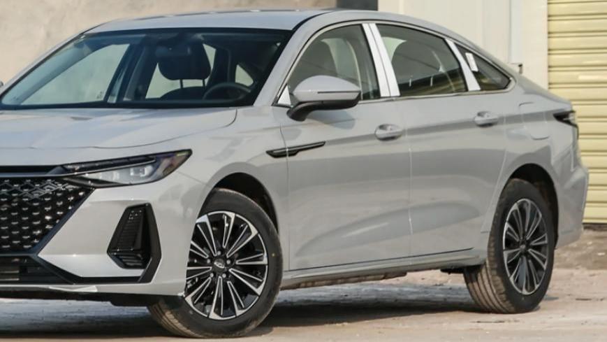 你还在为高油耗而烦恼吗？这辆车满油能跑 1400 公里，油耗 1.01L，仅 11.99 万！