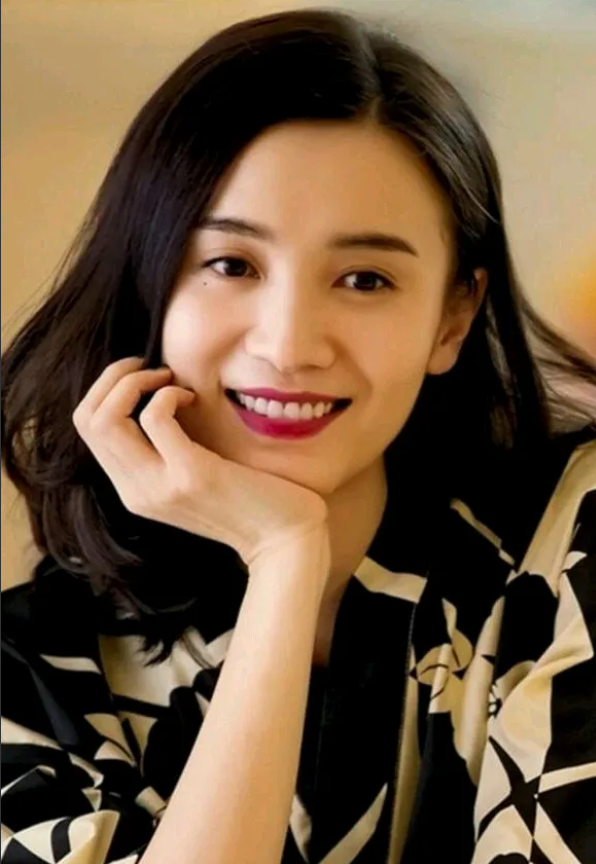 演员，宋佳说，现在女演员都不想演妈妈。我不觉得演妈妈有什么问题，我们每个人都有妈