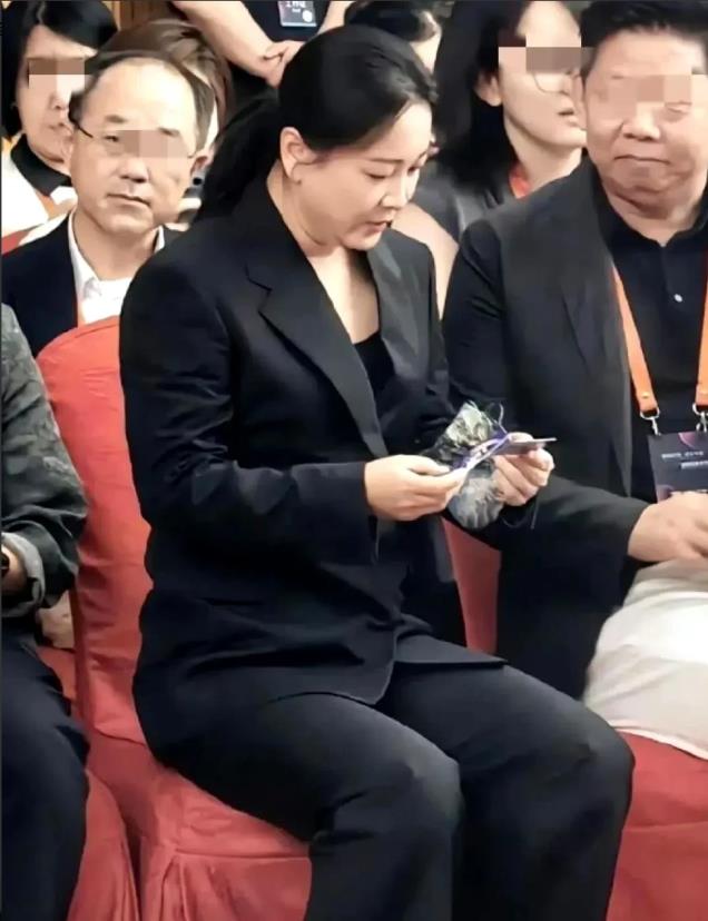 贾玲这是要反弹了么