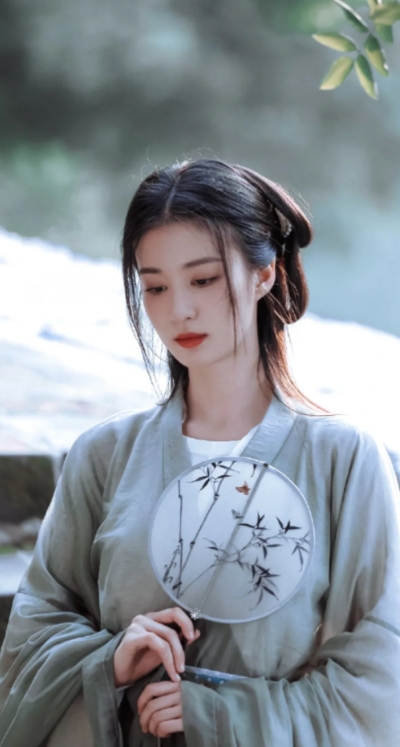 王楚然与杨洋：恋情疑云再起，是否真的和好