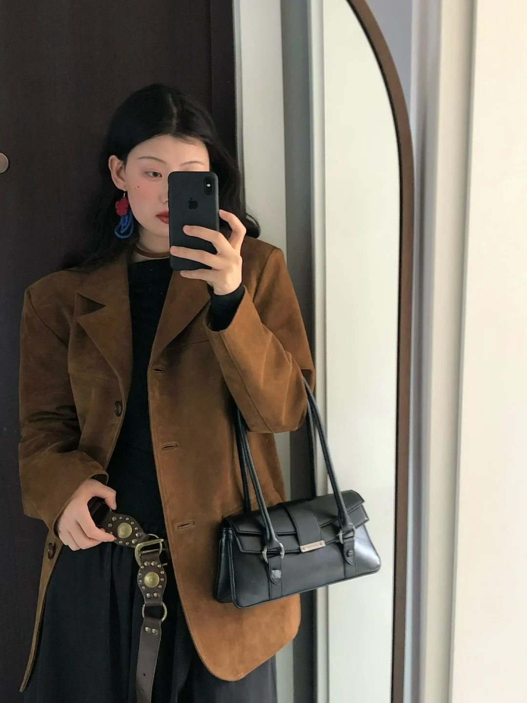 花花耳环好美腻
找出来了好多旧衣服 有没有很眼熟
哈哈哈 新入的耳环好喜欢 好有