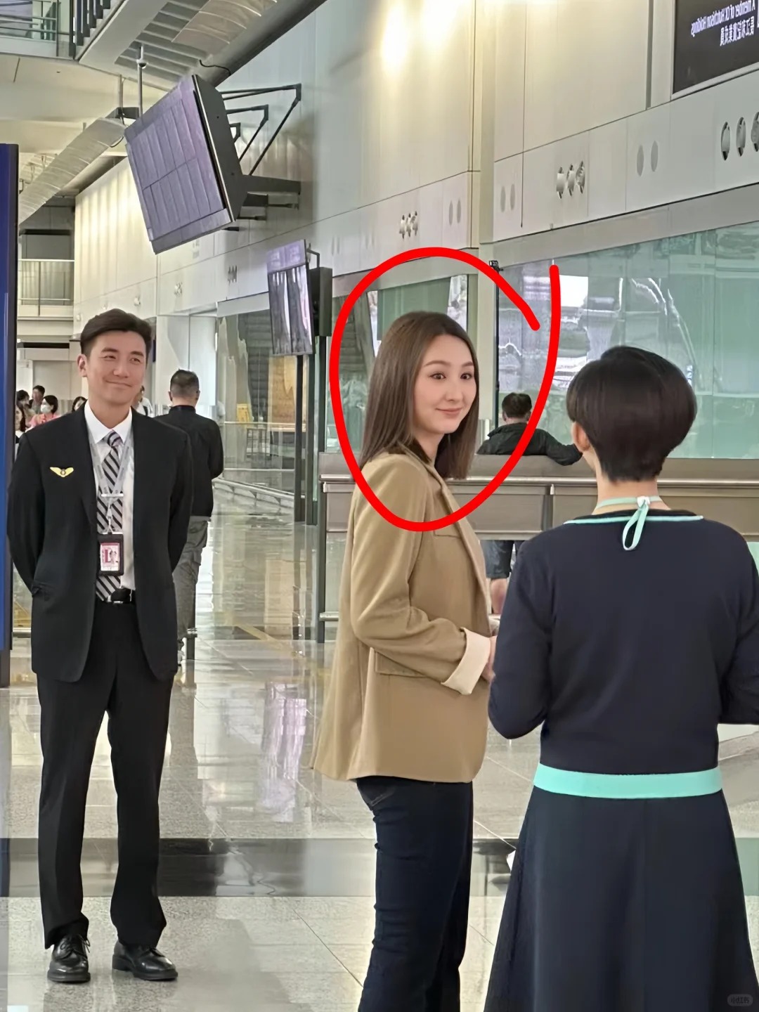 突然就对香港基因肃然起敬了… 刚过年那几天跟朋友去香港旅游，彻底感受到什么叫美女