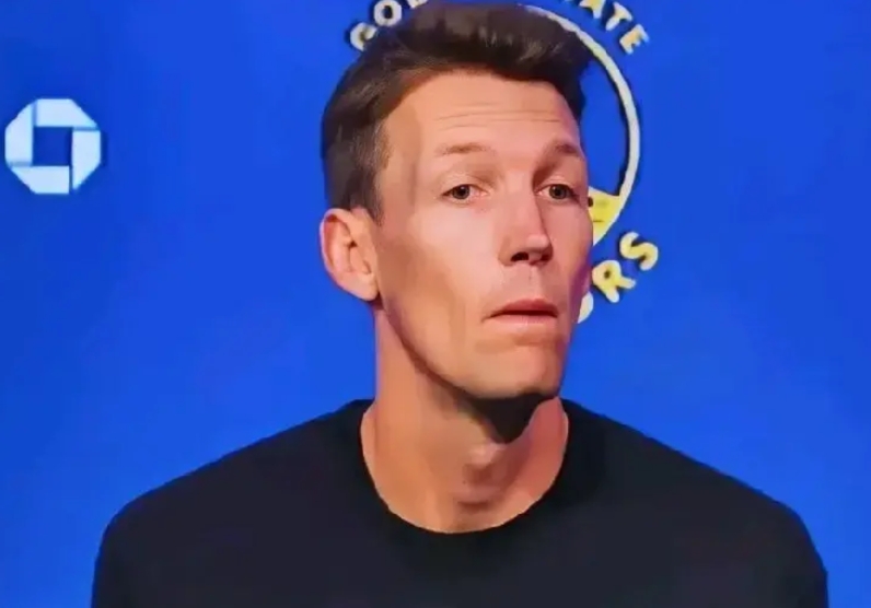 勇士现在这情况，还打算续约库明加的话，只有两种情况。
很多人都纳闷，当然也包括我