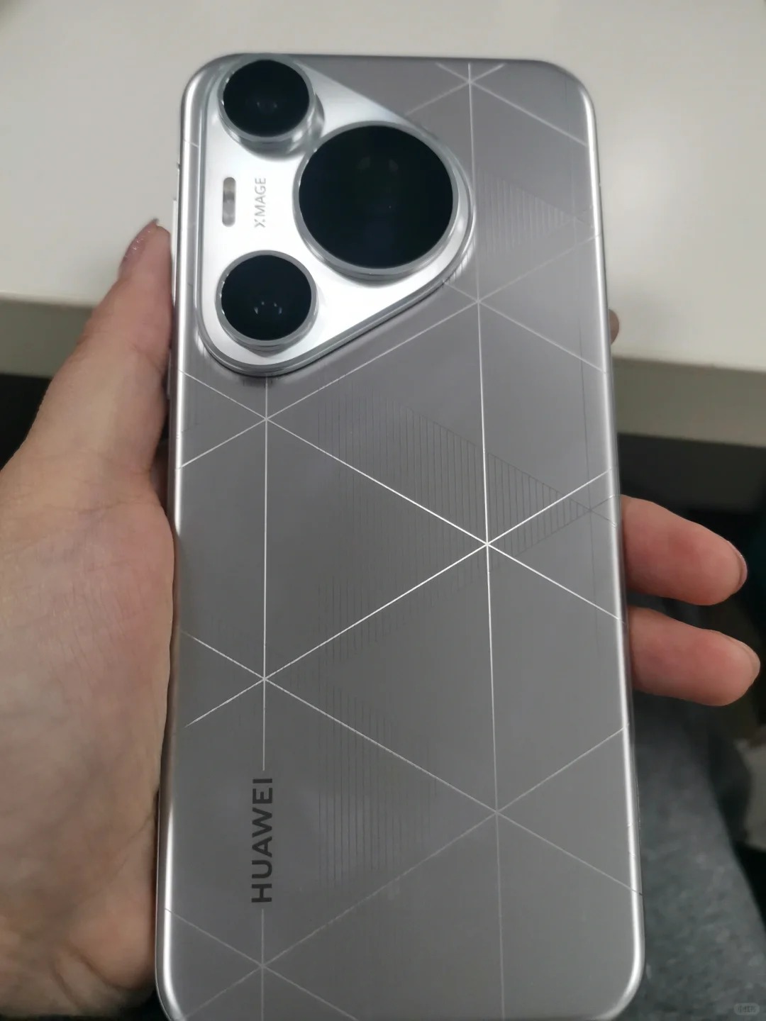 被迫入了华为pura70Pro+512，忍不住要吐槽
在旧手机屏幕摔碎之后苦等二