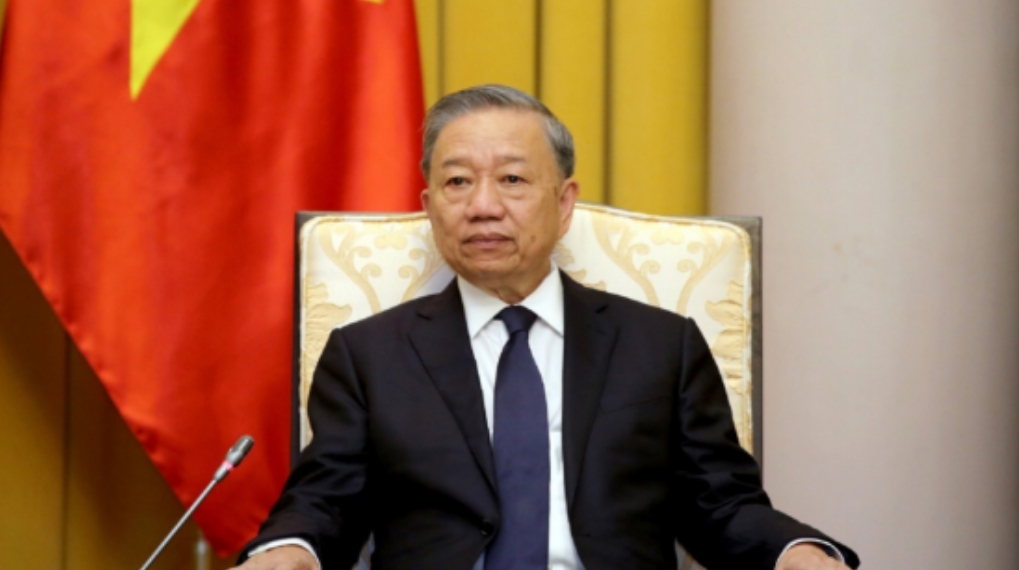 苏林专机抵达广州，越南做出国运选择，来中国有三大诉求

在国际风云变幻中，小国外