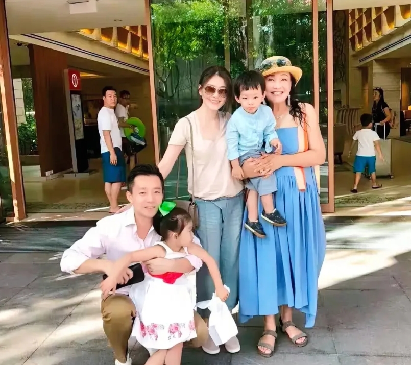 国际巨星大S走了，2个小孩是最惨的

汪希玥是老大，才11岁，汪希箖才9岁

不