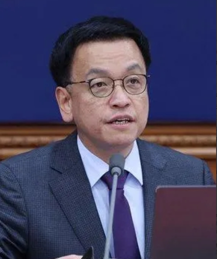 韩国代总统崔相穆主动喊话医疗界，希望改善尹锡悦当时期因强硬态度引发的医疗体系大罢