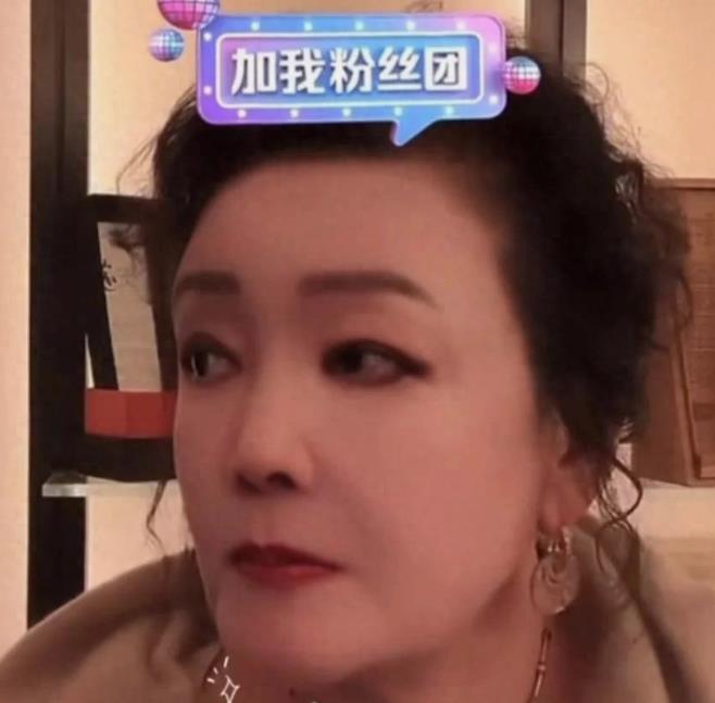 家宴直播确实不妥，况且小菲提前嘱咐了，张兰不管不顾，带一帮人直播，让小夫妻俩拌嘴