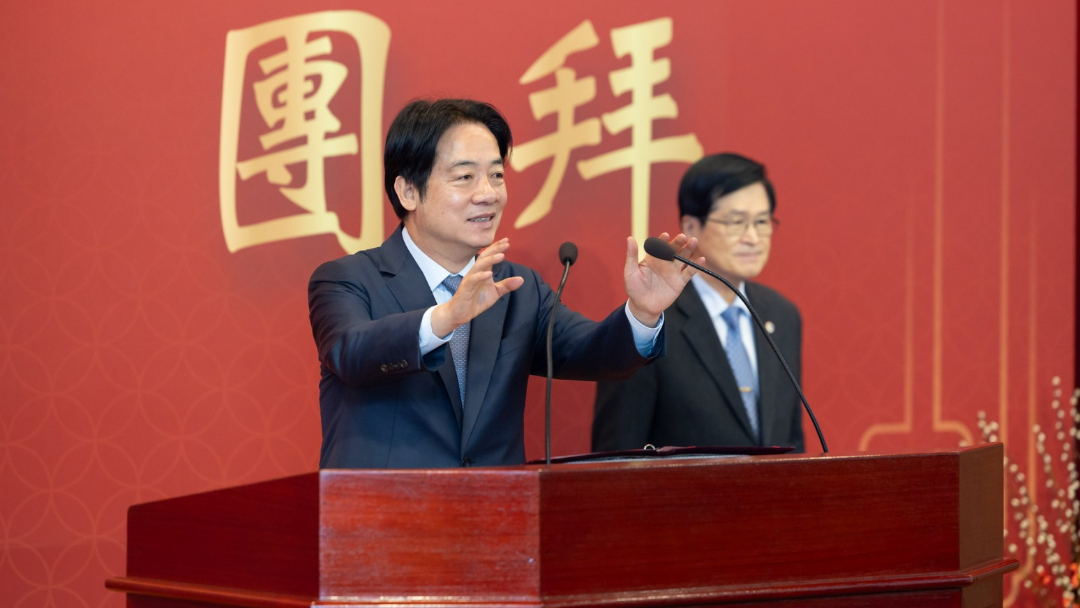 赖清德对台退役军人喊话：“不被中国渗透”!
赖清德在大年初六参加台湾军队“退除役
