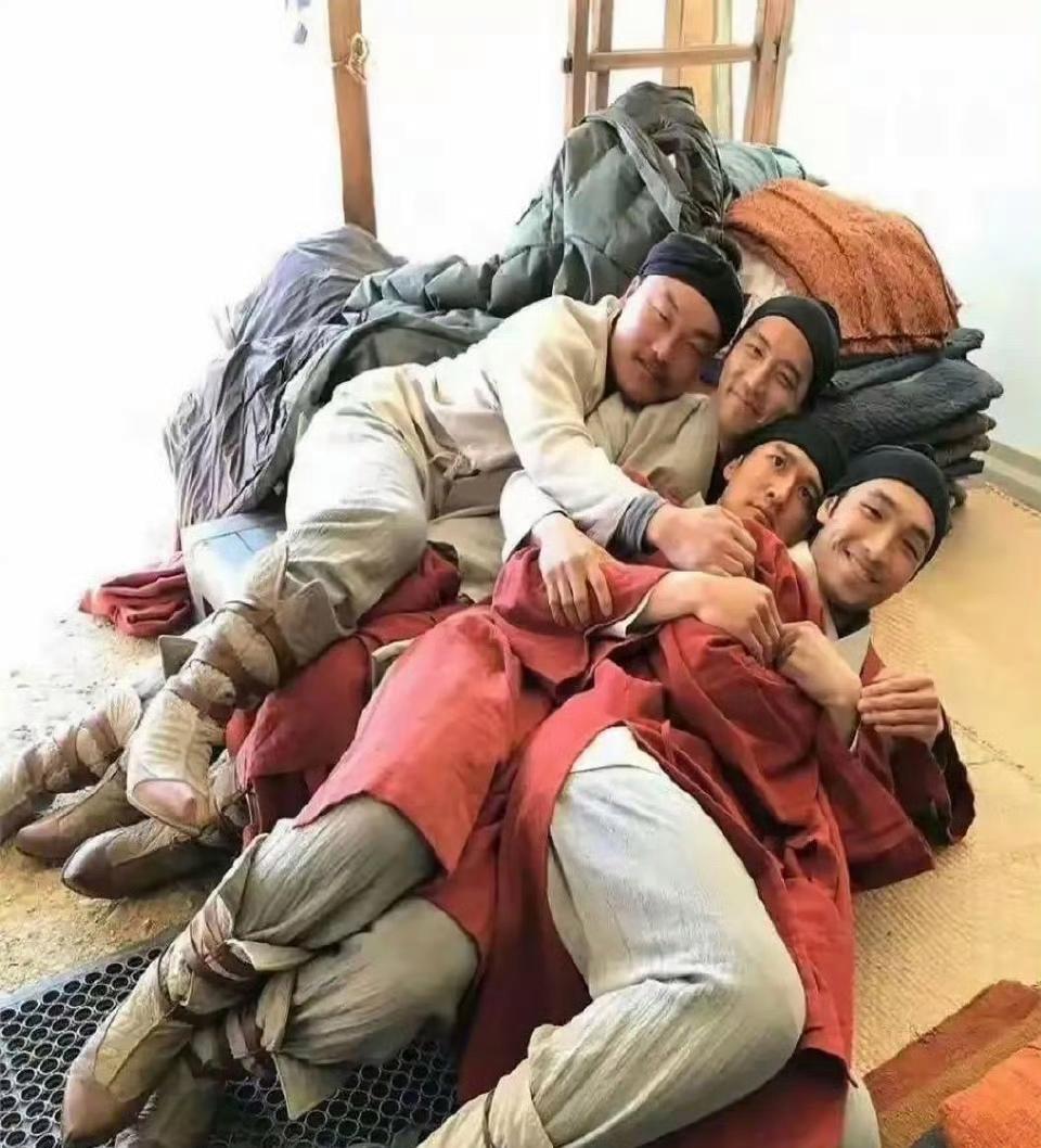 刘亦菲：我和你们格格不入