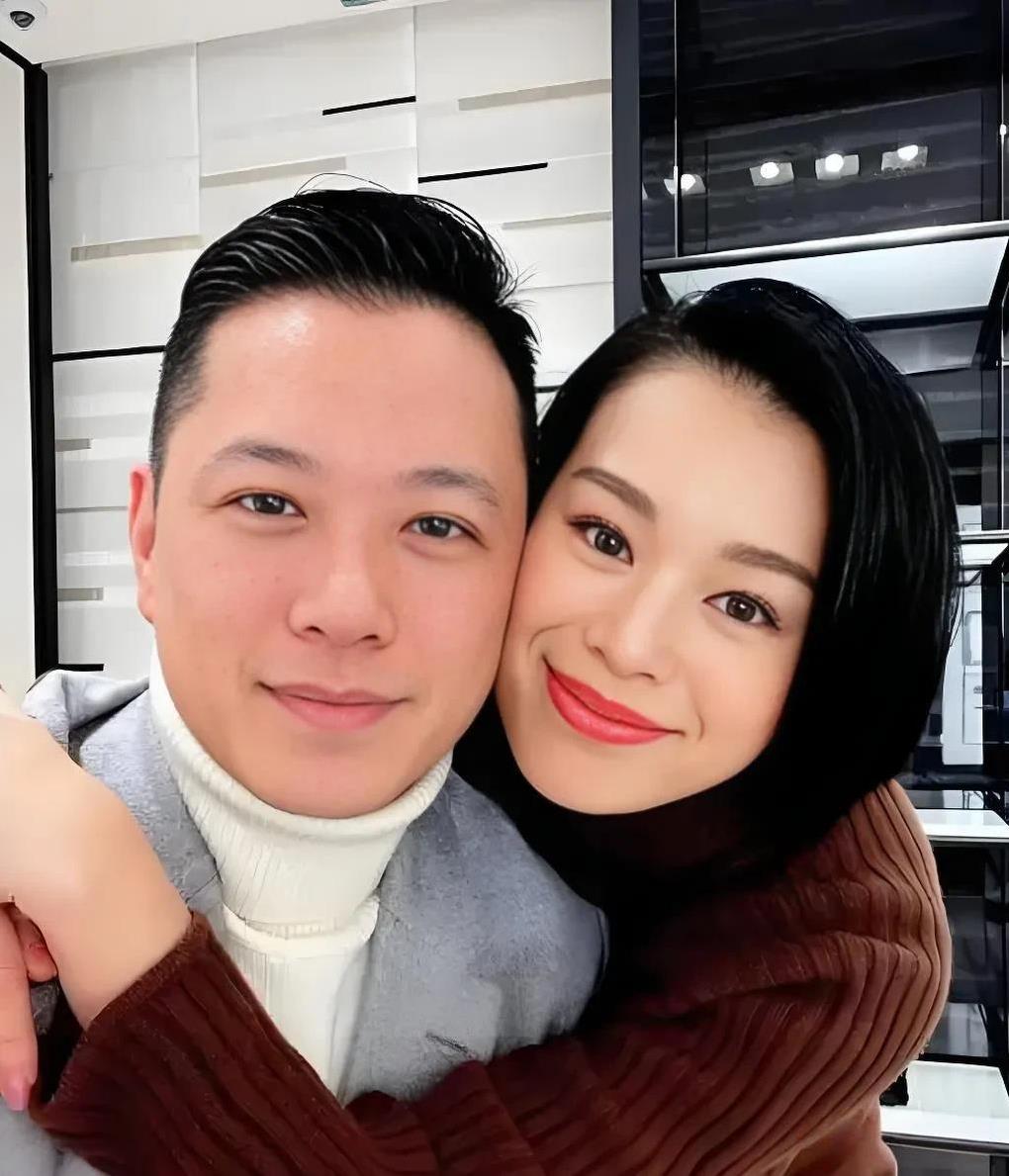 胡杏儿说，如果要给老公打分的话，一定是101分。我对我老公是一见钟情，他绝对是我