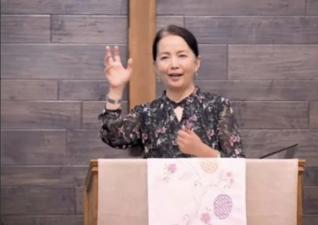 看到演员吕丽萍被这么多人骂，我就放心了。

在美国定居的吕丽萍发了一张洛杉矶大火