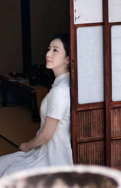 李思思：从央视到时尚盛典的华丽转身