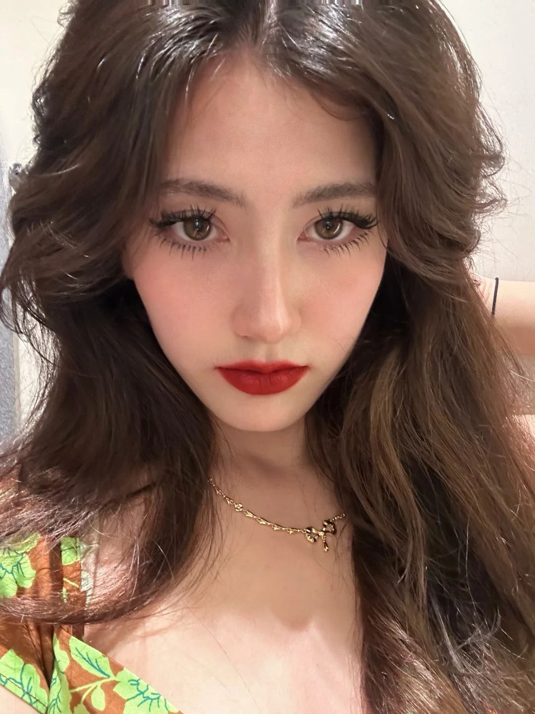 特别牛逼的睫毛
本人贴睫毛的手艺已经到了炉火纯青的境界